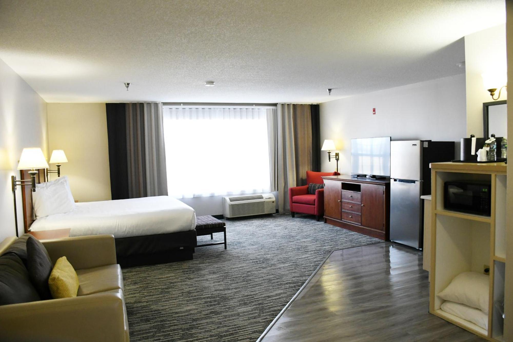 Harmony Inn & Suites Fort Dodge Exterior photo